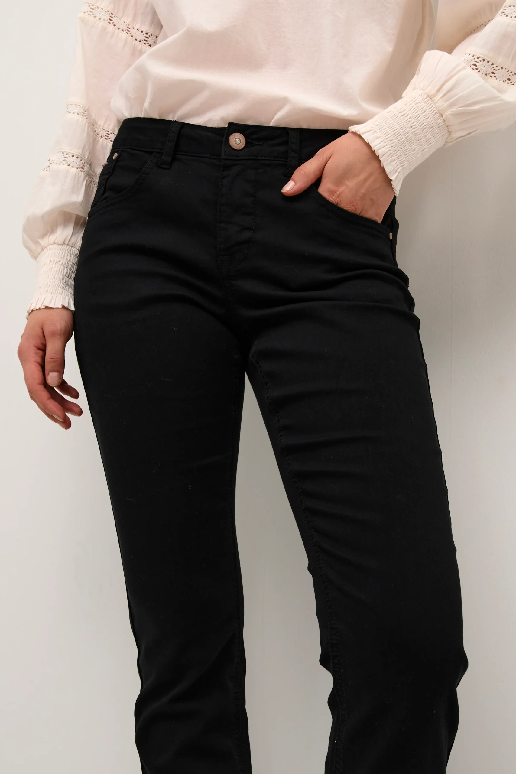 Pantalon en denim classique – Image 3