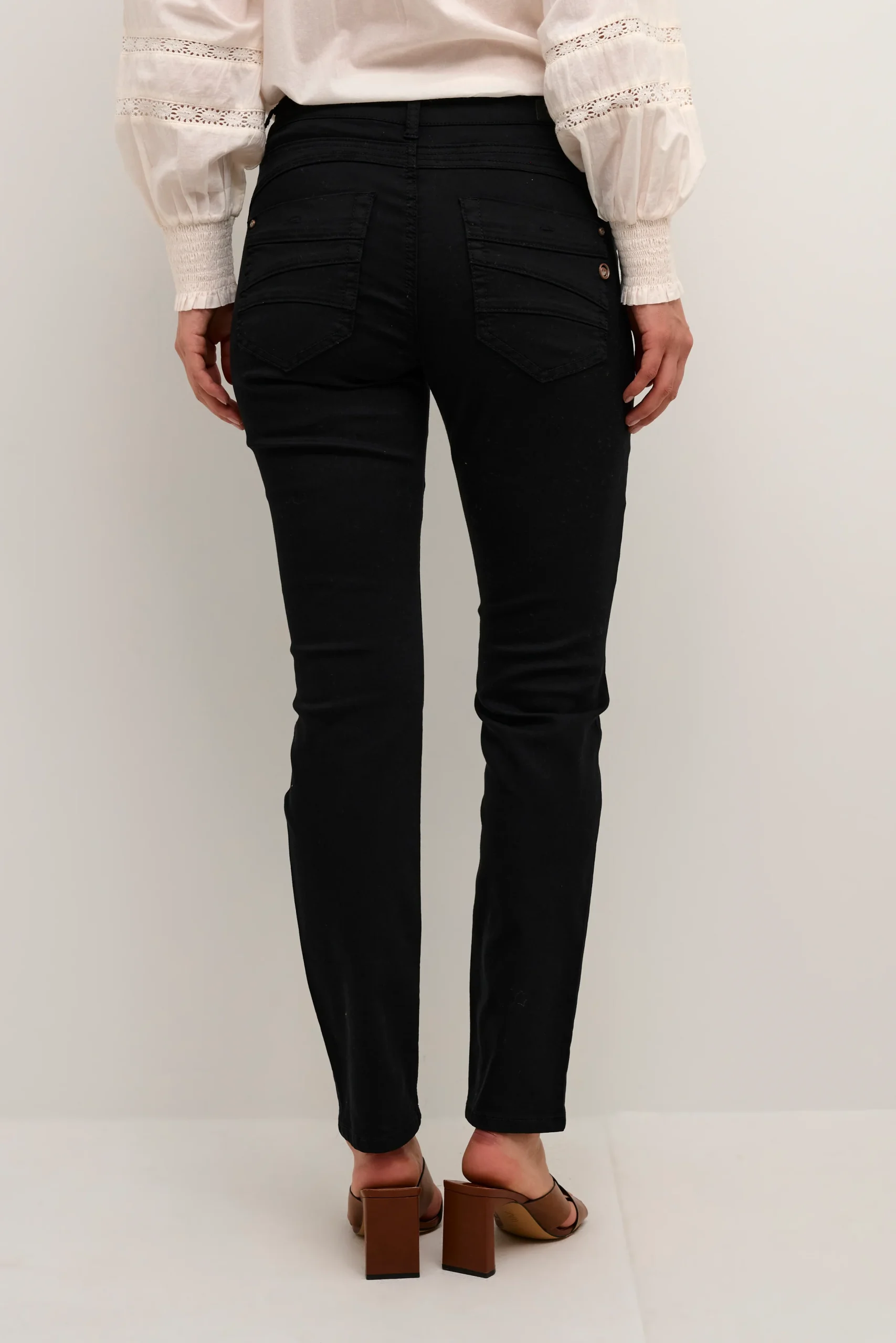 Pantalon en denim classique – Image 4