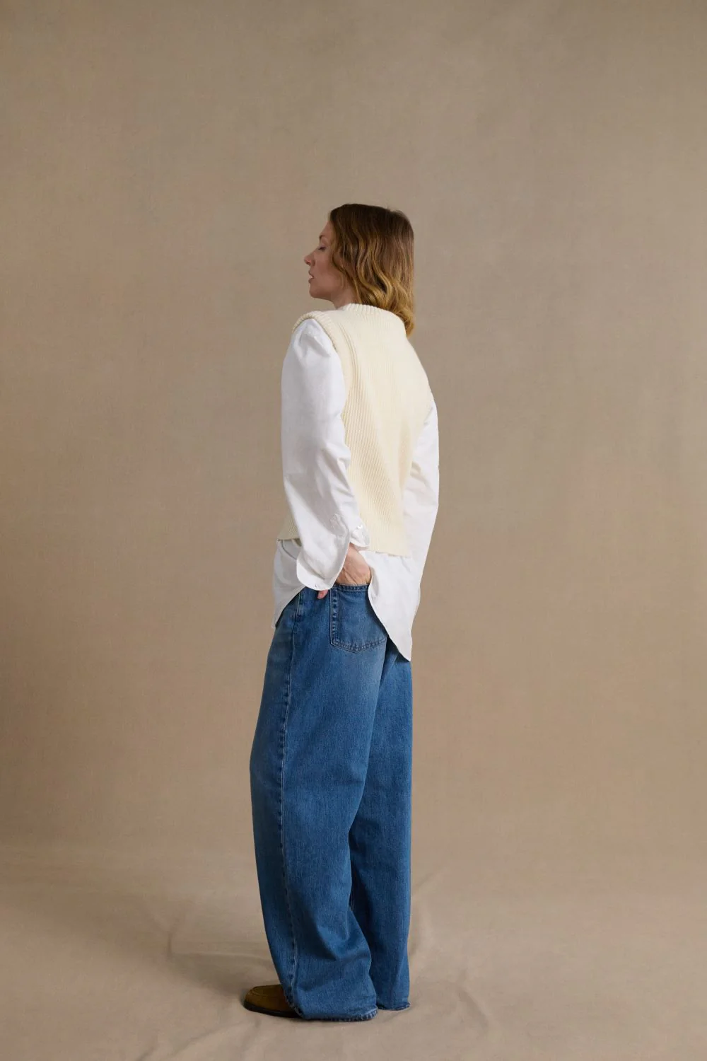 Pull sans manches écru pour femme – Image 3