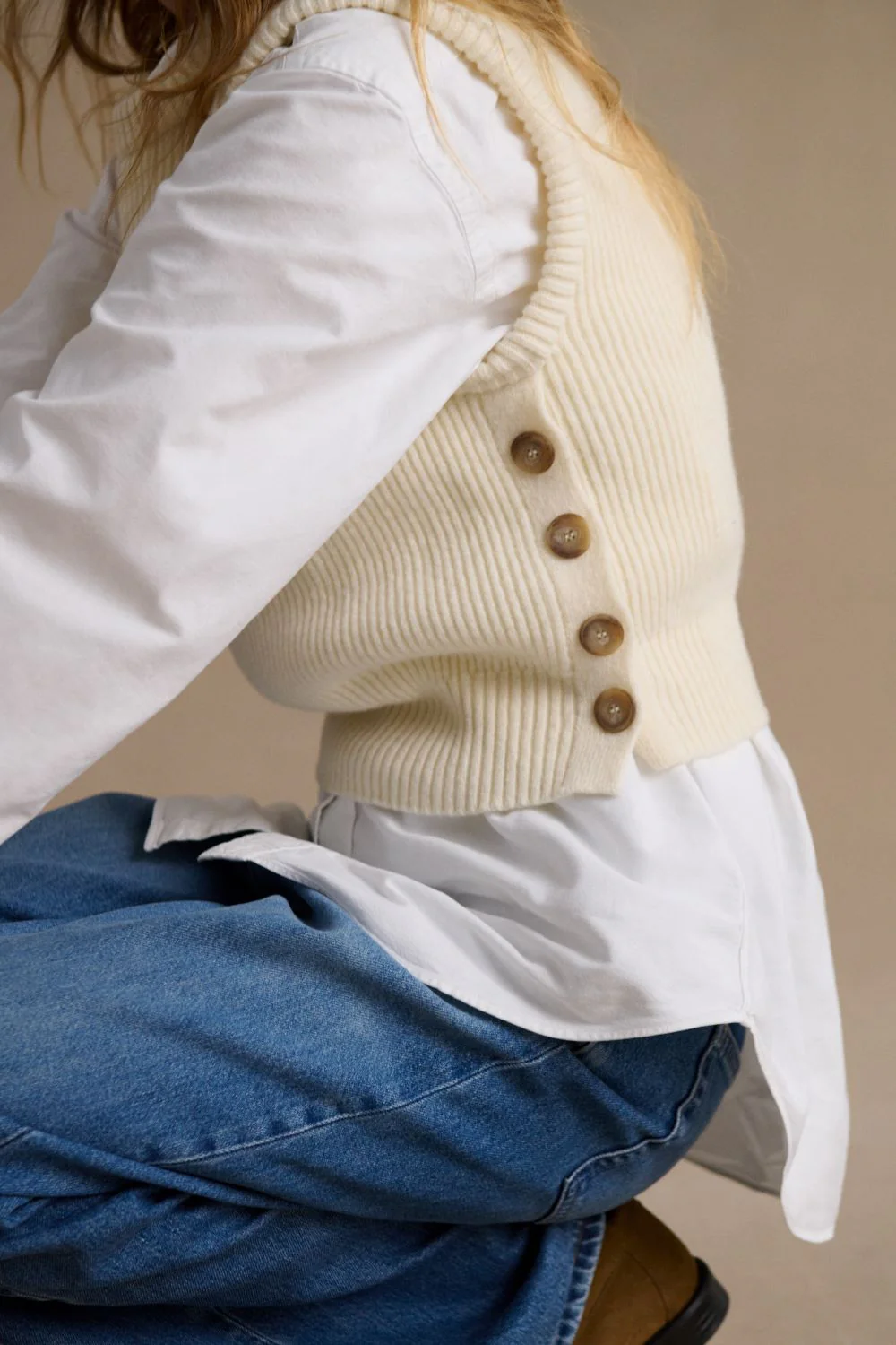Pull sans manches écru pour femme – Image 7