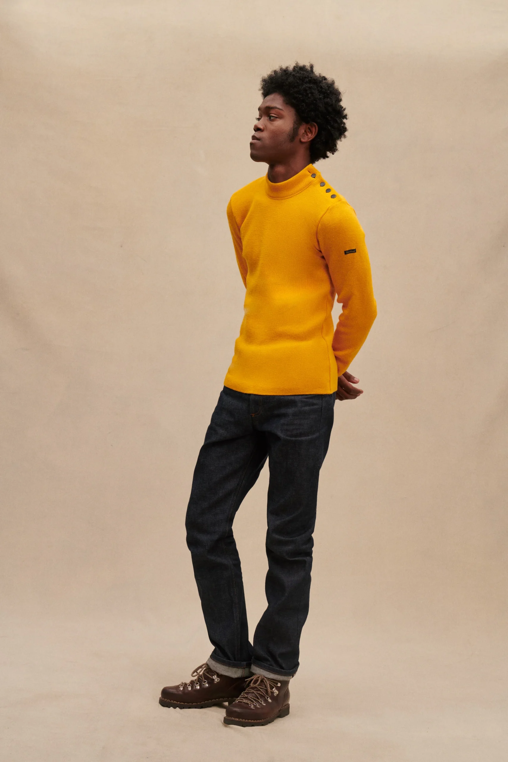Pull marin jaune pour homme – Image 3