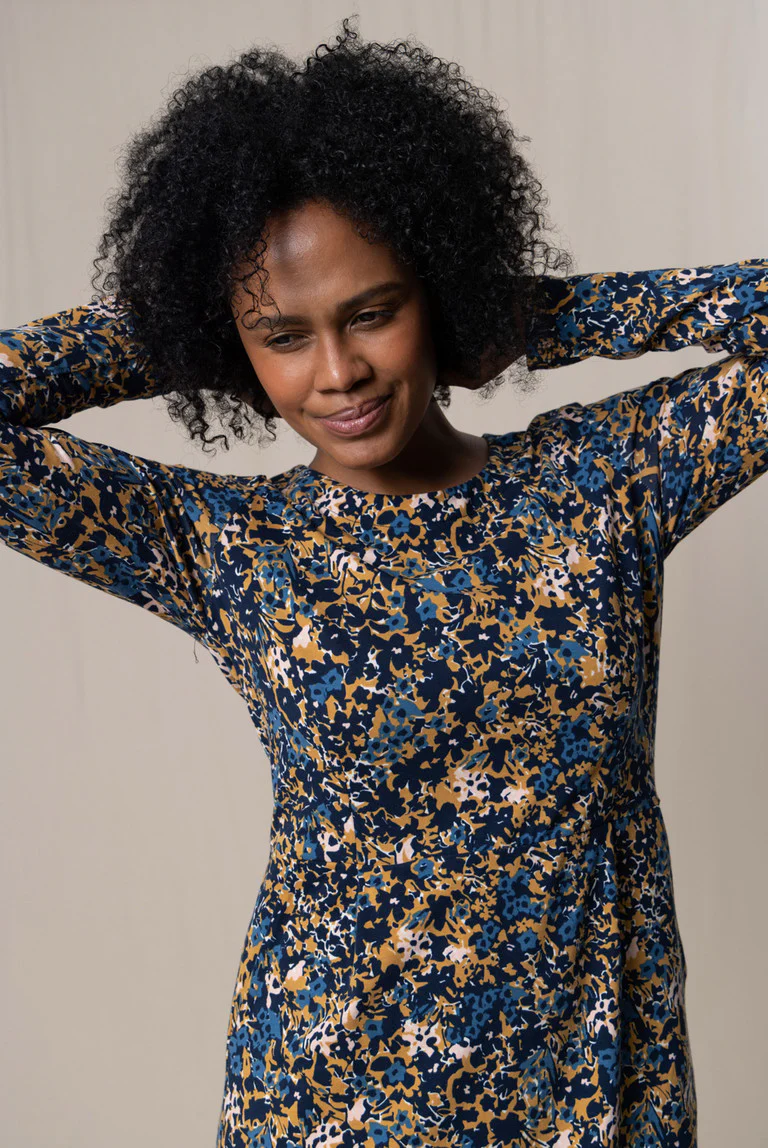 Robe fleurie marine et jaune – Image 5
