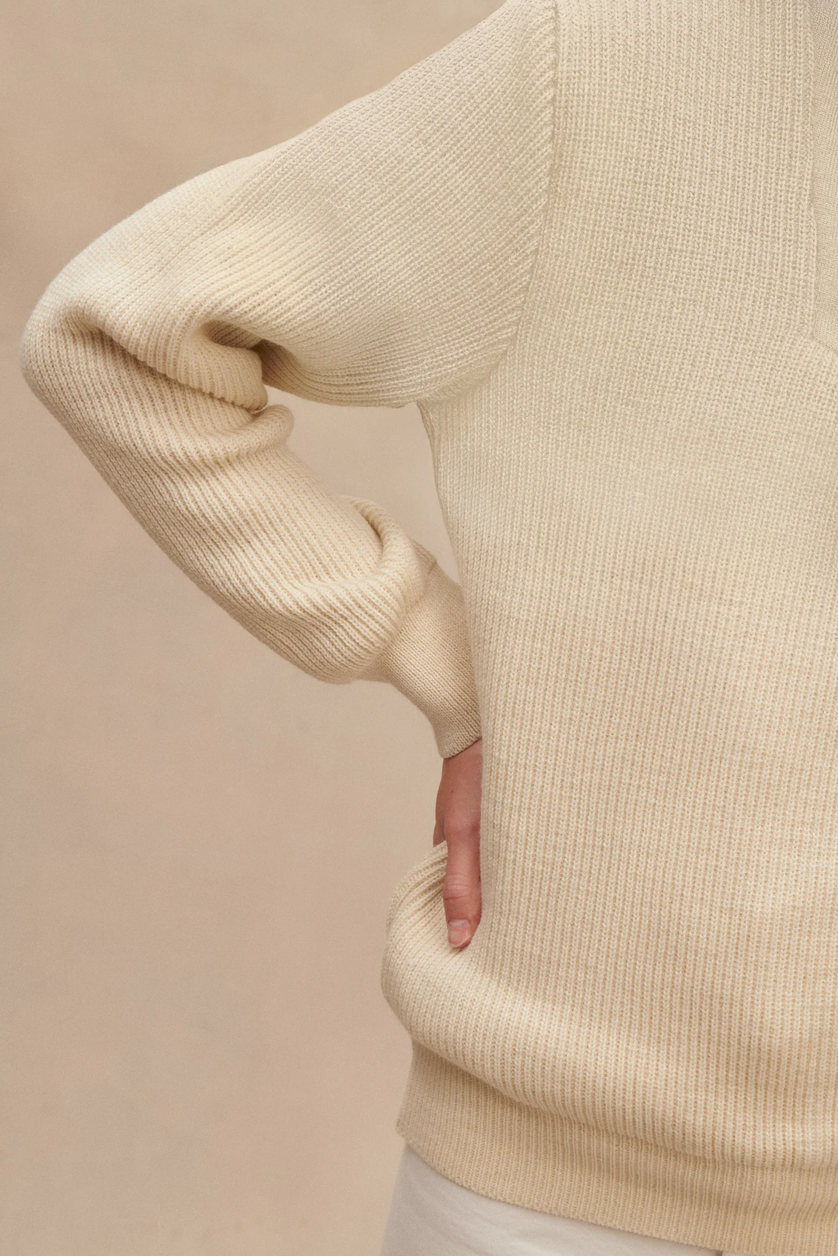 Pull camionneur écru en laine vierge pour femme – Image 4